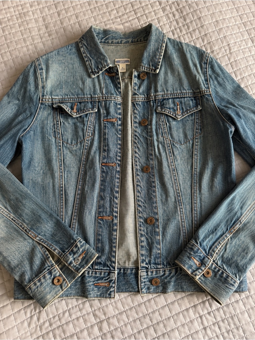 Gap Classic Denim Jacket Women’s Medium Wash Jean Jacket Size M